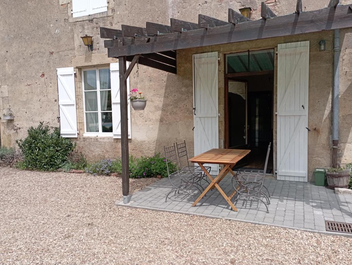 Chateau Latour Fours  Экстерьер фото