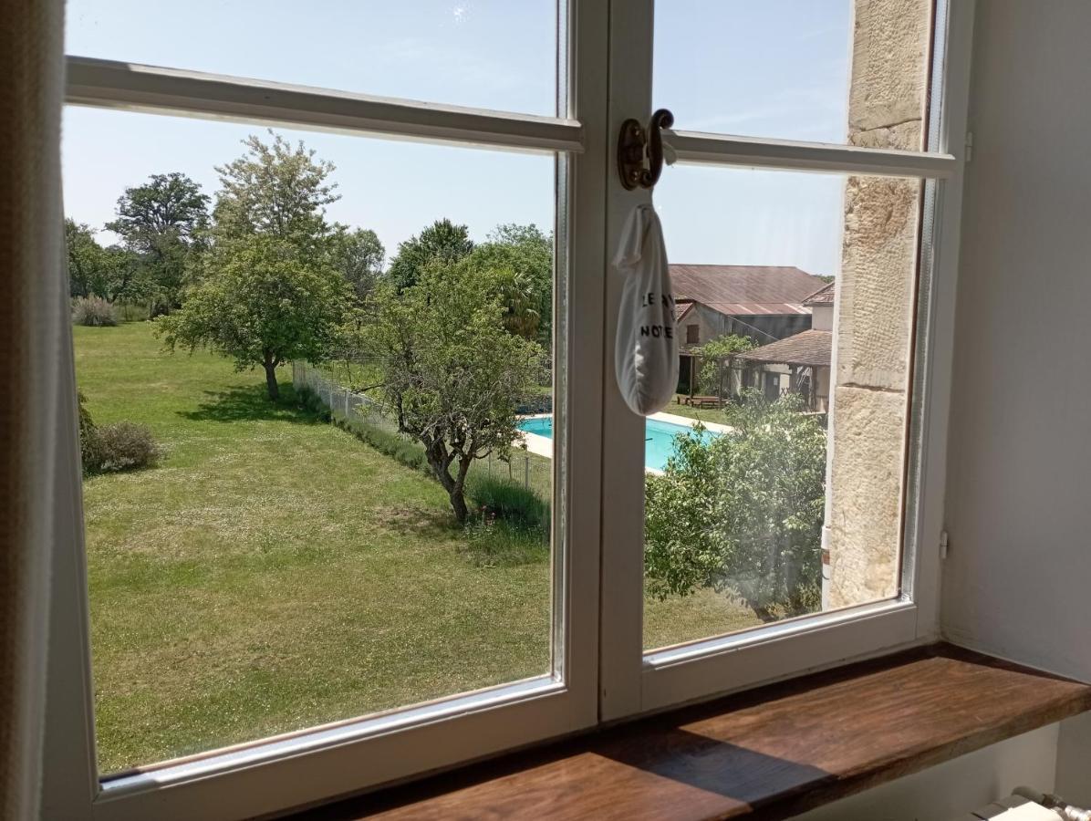 Chateau Latour Fours  Экстерьер фото