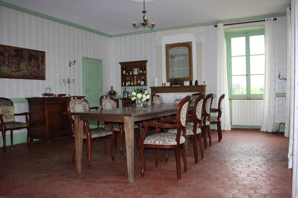 Chateau Latour Fours  Экстерьер фото