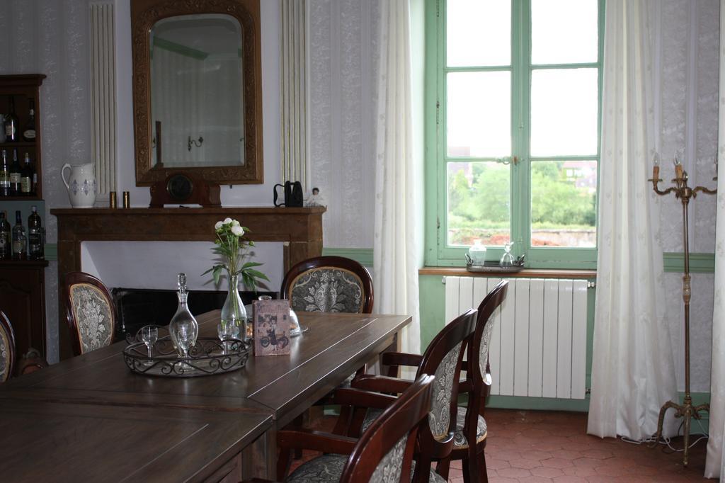 Chateau Latour Fours  Экстерьер фото
