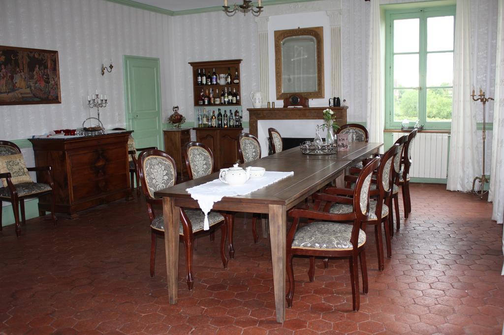 Chateau Latour Fours  Экстерьер фото
